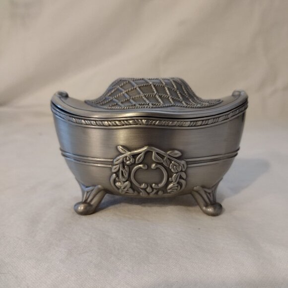 Vintage Brushed Silver Toned Pewter Footed Ornate Trinket Box. - Picture 1 of 6